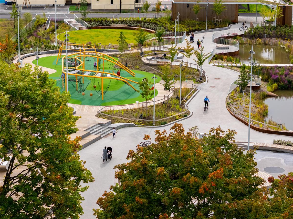 Dronefoto av park - Klikk for stort bilde